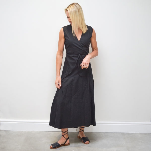 Sleeveless wrap dress - Black