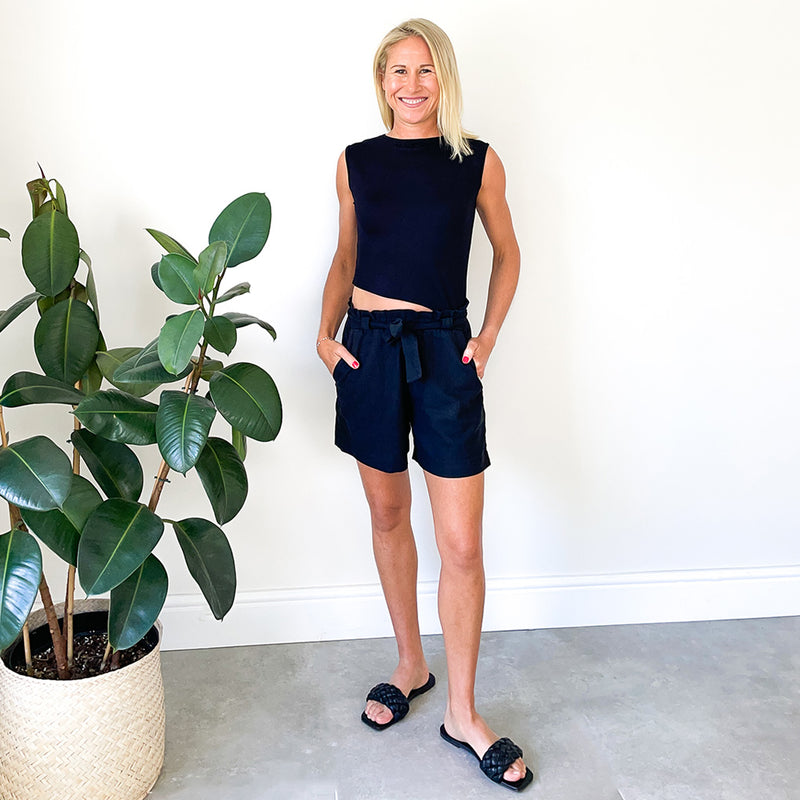 Back Keyhole Top - Black