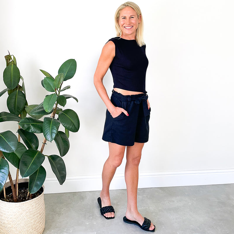 Back Keyhole Top - Black